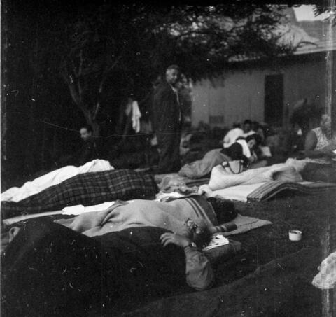  חברי כפר מנחם טיול למצדה, מאי; 1966